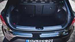 Seat Leon Cupra R – czym różni się od „zwykłej” Cupry? I czy warto dopłacać?