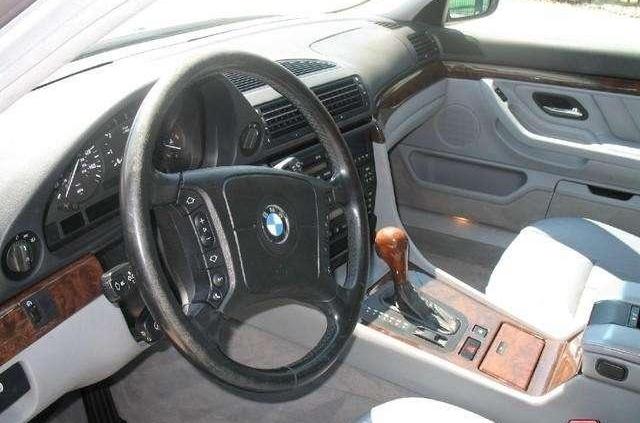 BMW 7 e38 - luksus, do którego trzeba dojrzeć