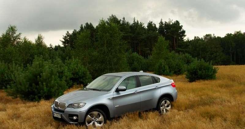 Elektryzująco szybka hybryda - BMW X6