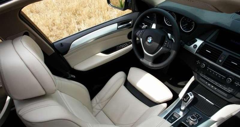 Elektryzująco szybka hybryda - BMW X6