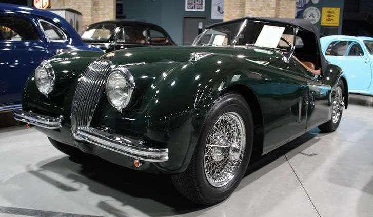 Jaguar XK 120 - nieobliczalny debiutant
