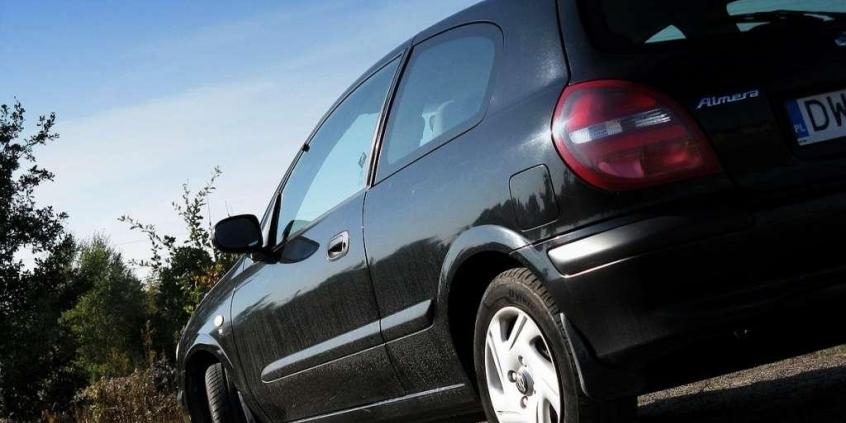 Nissan Almera - owoc romansu z Francuzem