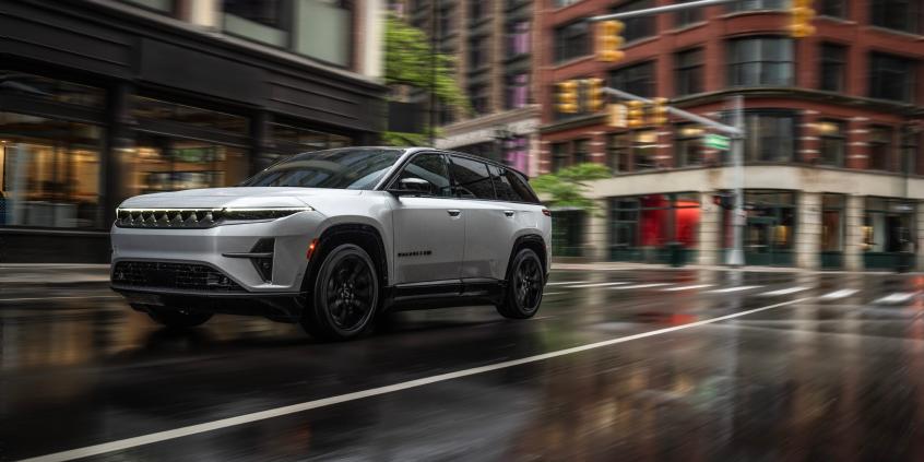 Jeep na Brussels Motor Show 2026. Avenger Black Edition, nowy Compass i potężny Wagoneer S