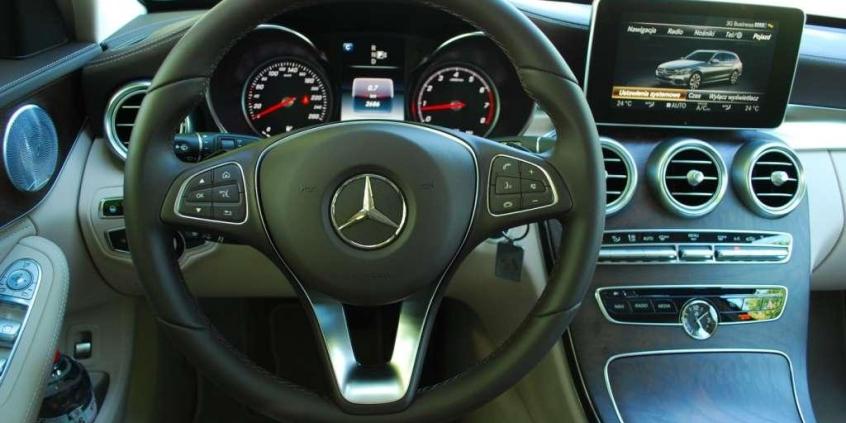 Mercedes Klasa C Kombi - luksus, gwiazda i duży bagażnik
