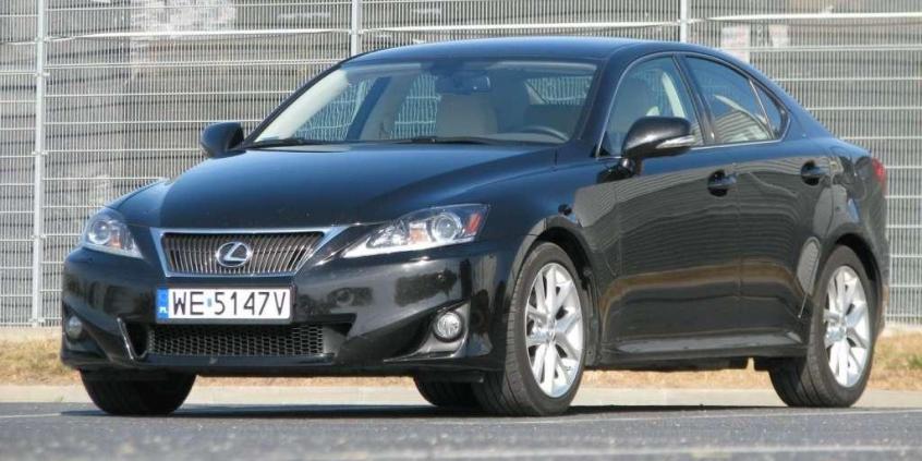 Lexus IS 250 - Moc dyskrecji