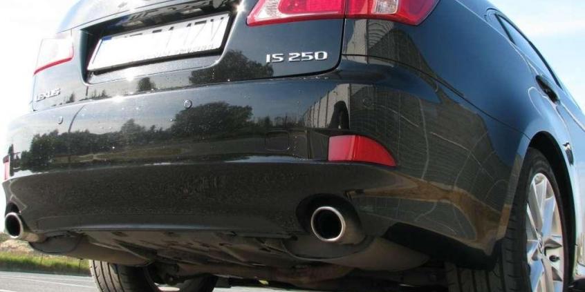 Lexus IS 250 - Moc dyskrecji