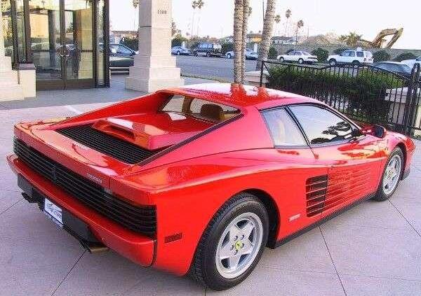 Czerwona gorączka - Ferrari Testarossa