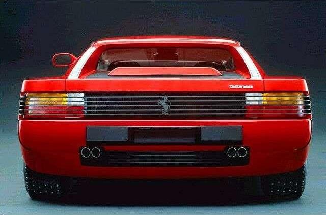 Czerwona gorączka - Ferrari Testarossa