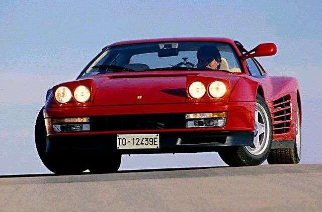 Czerwona gorączka - Ferrari Testarossa
