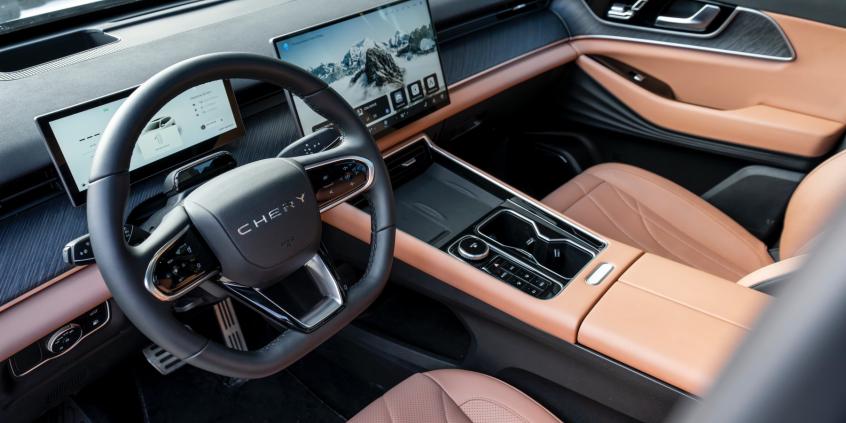 Chery Tiggo 9 Super Hybrid ucieszy całą rodzinę, a na światłach zaskoczy Teslę