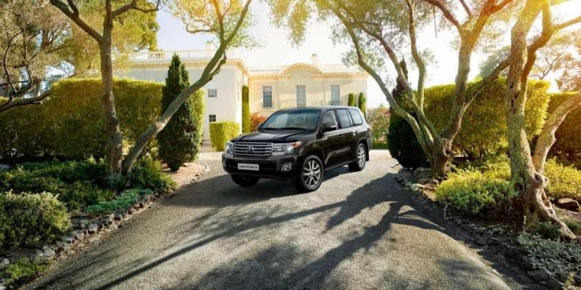 Toyota Land Cruiser V8 - mastodont