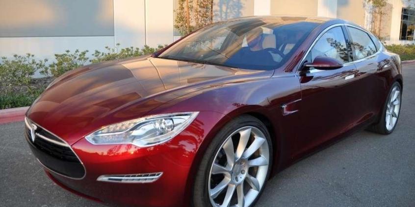 Tesla Model S - czy elektryczna limuzyna odniesie sukces?