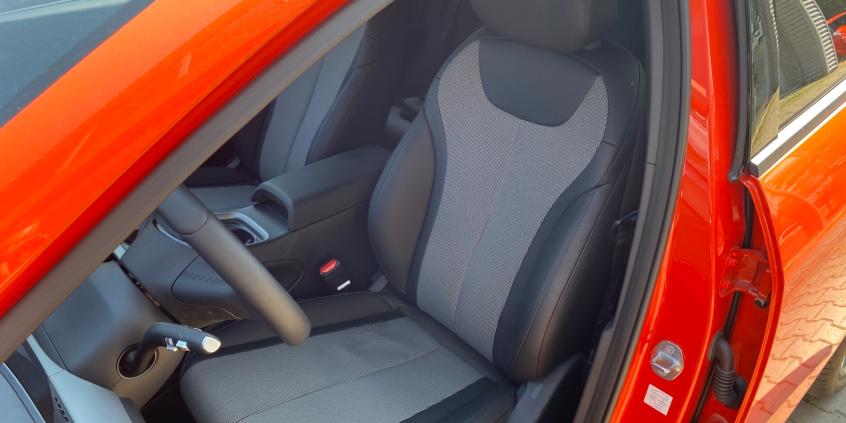 Test: BYD Dolphin G DM-i to miejski rodzynek. Ile pali hybryda plug-in z rozładowaną baterią?