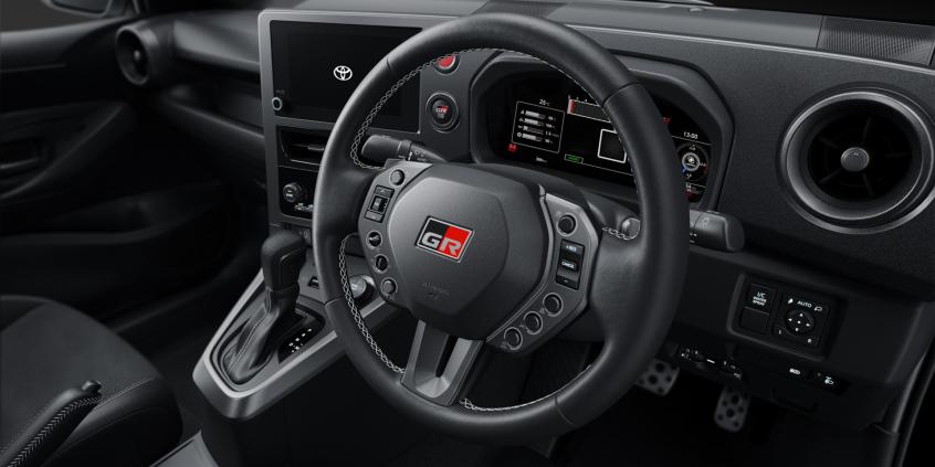 Toyota GR Yaris 2026 zyskała mniejszą kierownicę i nową charakterystykę prowadzenia