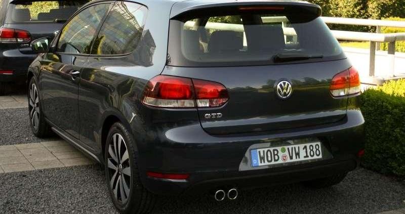 Z klekotem, ale szybko