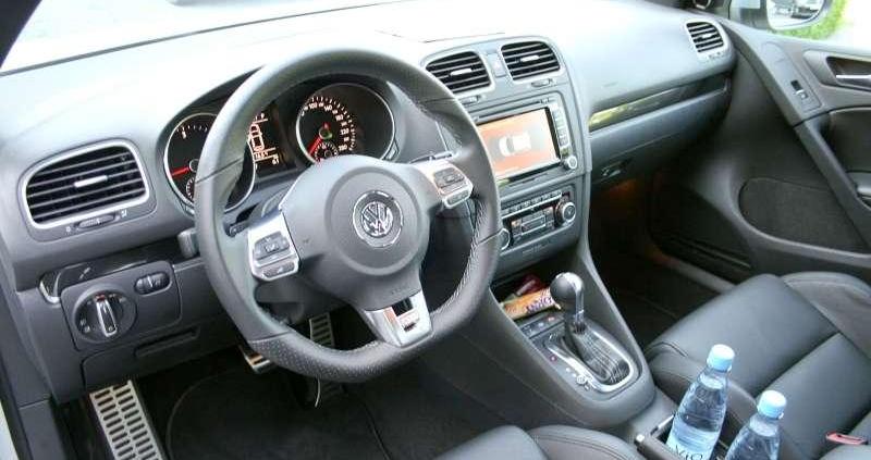 Z klekotem, ale szybko