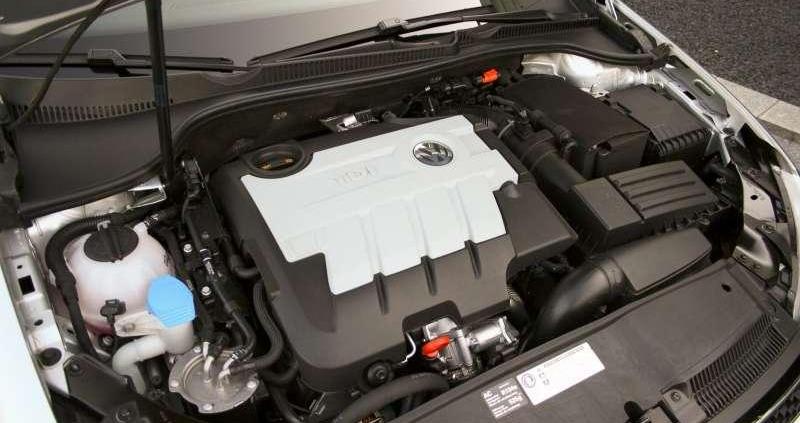 Z klekotem, ale szybko