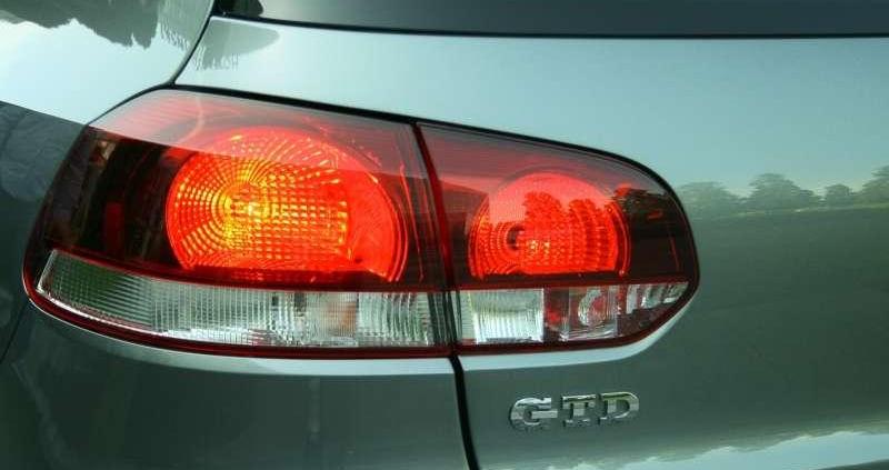 Z klekotem, ale szybko