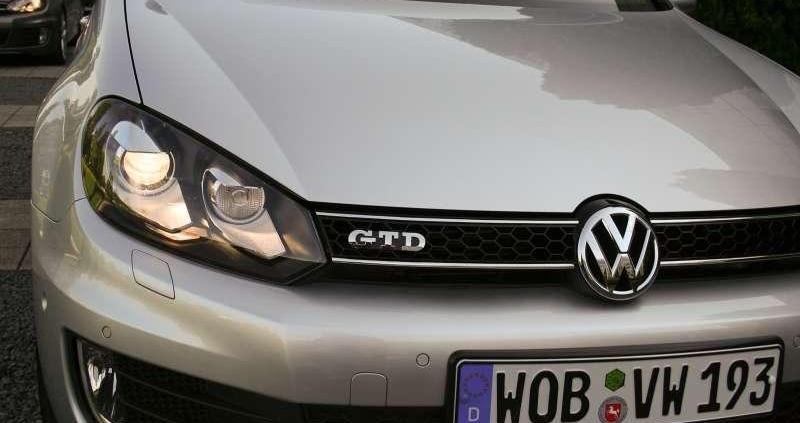 Z klekotem, ale szybko