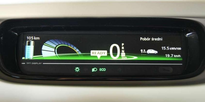 BMW i3 vs Renault Zoe - elektryzują miasto