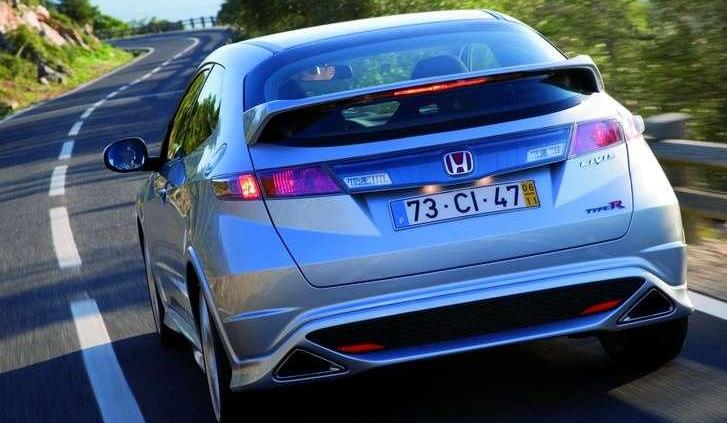 Type R przegrywa z normami