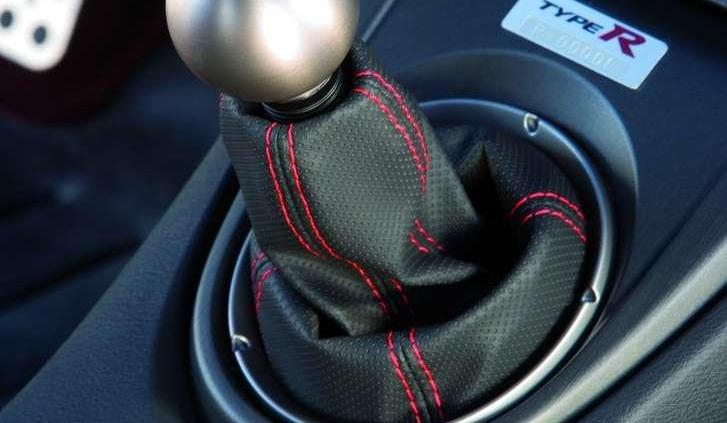 Type R przegrywa z normami