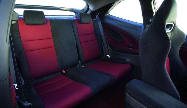 Type R przegrywa z normami