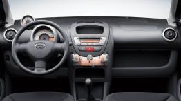 Toyota Aygo - pełny panel przedni