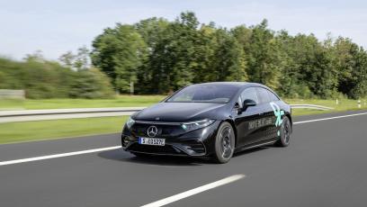 Turkusowe światła w samochodach - ruszają testy autonomicznych Mercedesów na niemieckich drogach