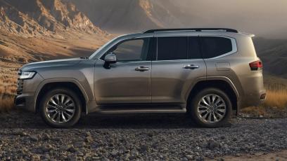 Toyota Land Cruiser 300 dostanie 457 KM. Diesel zostaje w gamie