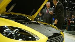 Aston Martin V8 Vantage - maska otwarta