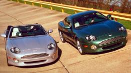 Aston Martin V8 Vantage - widok z przodu