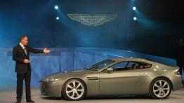 Aston Martin V8 Vantage - lewy bok