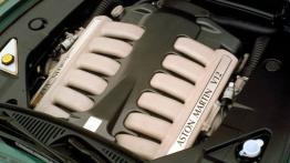 Aston Martin V8 Vantage - silnik