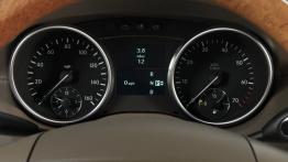 Mercedes Klasa GL - deska rozdzielcza