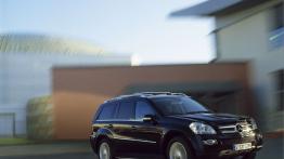 Mercedes Klasa GL - widok z przodu