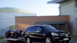 Mercedes Klasa GL - widok z przodu