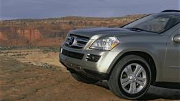 Mercedes Klasa GL - zderzak przedni