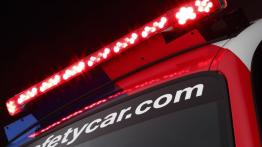 BMW seria 1 M Coupe - samochód bezpieczeństwa MotoGP - dach