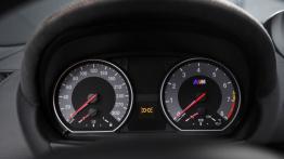 BMW seria 1 M Coupe - samochód bezpieczeństwa MotoGP - prędkościomierz