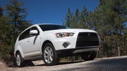 Mitsubishi Outlander GT - prawy bok
