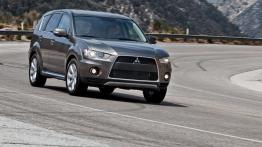 Mitsubishi Outlander GT - widok z przodu