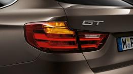 BMW serii 3 GT - lewy tylny reflektor - włączony
