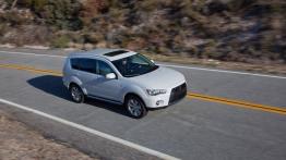 Mitsubishi Outlander GT - prawy bok