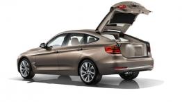 BMW serii 3 GT - tył - bagażnik otwarty