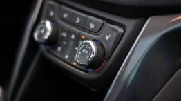 Opel Zafira Tourer - koniec z nudą na szkolnym parkingu