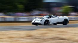 Szybkie ściganie podczas Festiwalu Szybkości w Goodwood