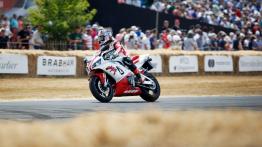 Szybkie ściganie podczas Festiwalu Szybkości w Goodwood