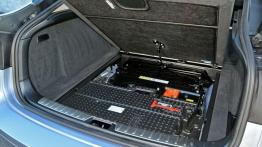 BMW X6 ActiveHybrid - bagażnik - inne ujęcie