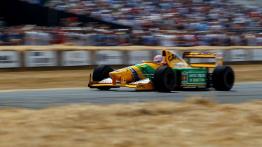 Szybkie ściganie podczas Festiwalu Szybkości w Goodwood